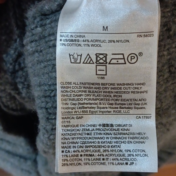 GAP Gray Cable Knit Cardigan Sweater M - Picture 7 of 7